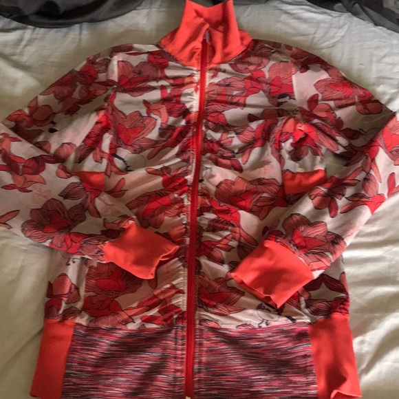 🍋 Lululemon jacket 🍋 - Picture 3 of 8